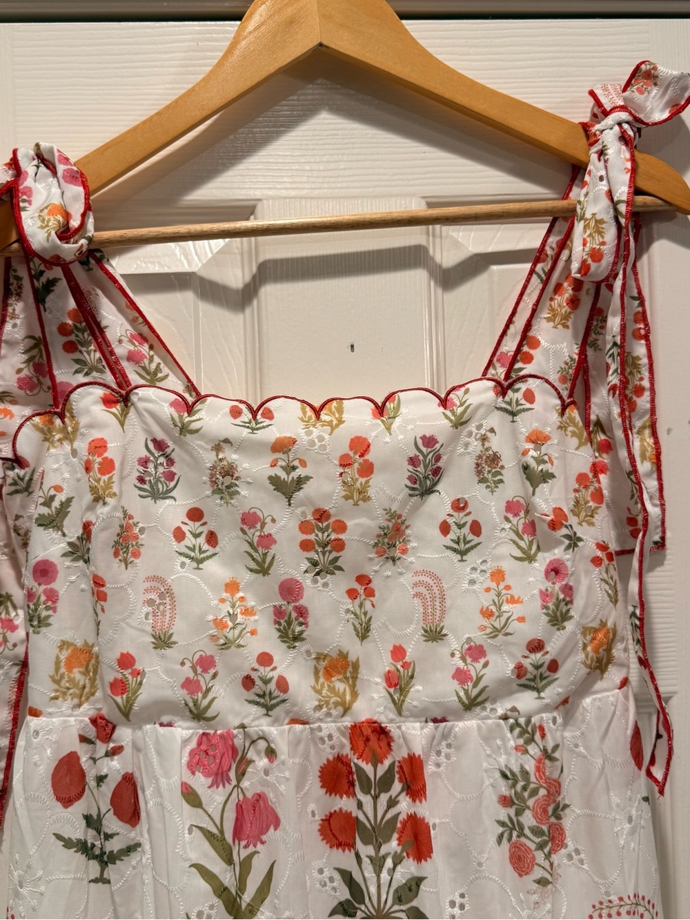 Petal & Pup Aurelia Print Tie Strap Sleeveless Maxi Dress White Floral Scalloped - Picture 6 of 13